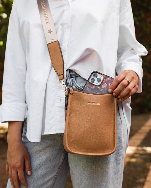 ~ LOUENHIDE Parker Phone Crossbody Bag - Camel