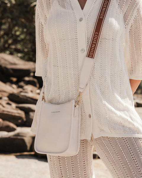 ~ LOUENHIDE Parker Logo Phone Bag - Vanilla