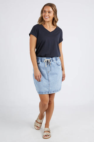 Manly Vee Tee - Black