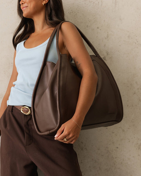 ~ LOUENHIDE Sutton Shoulder Bag - Chocolate