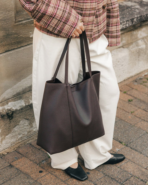 ~ LOUENHIDE Colby Tote Bag - Chocolate