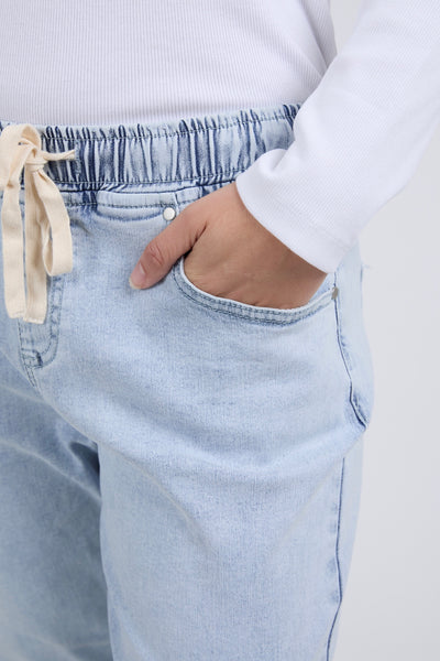 Juliette Jogger Jean - Vintage Pale Blue