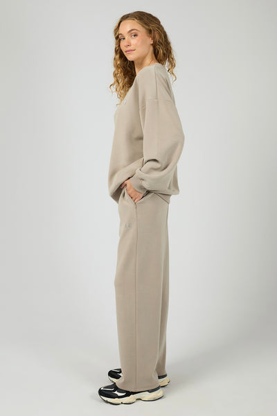 Luxe Active Box Crew - Stone