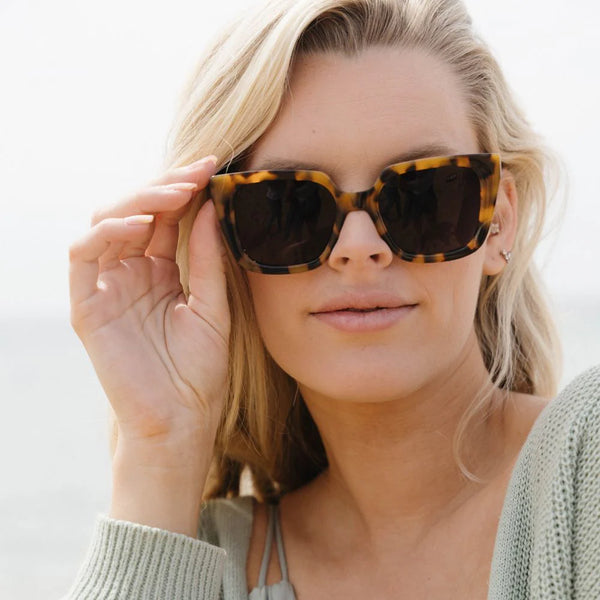 ~ SOEK Sunglasses Harper - Honey Tort