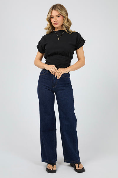 AAE Halle Tee - Black