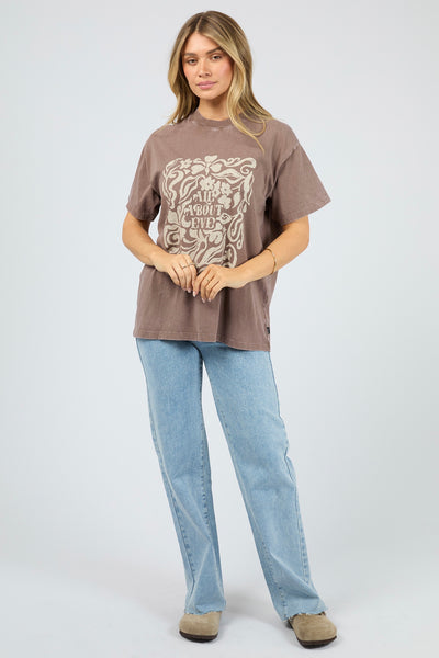 Fields Relaxed Tee - Coffee